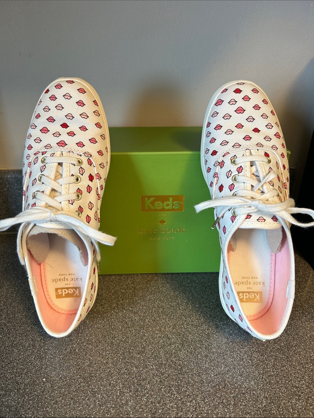 Keds For Kate Spade White Sneakers with Pink Lip Print - Size 6.5 NWOT